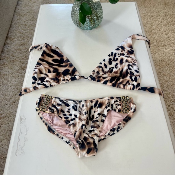 8 PIECE LOT TARA GRINNA Hipster Triangle Top Bikini Set Black Gold Animal Print - Picture 12 of 16